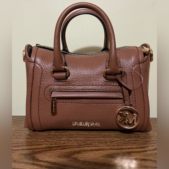 MICHAEL KORS CARINE EXTRA-SMALL PEBBLED LEATHER SATCHEL - Picture 8 of 8